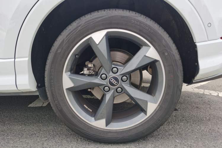 Used Audi Q3 2021 35 TFSI Fashion Dynamic Model Exterior 8