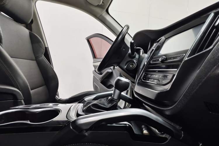 Used Zotye SR7 2016 1.5T CVT Magic Cube Door Edition China V Standard