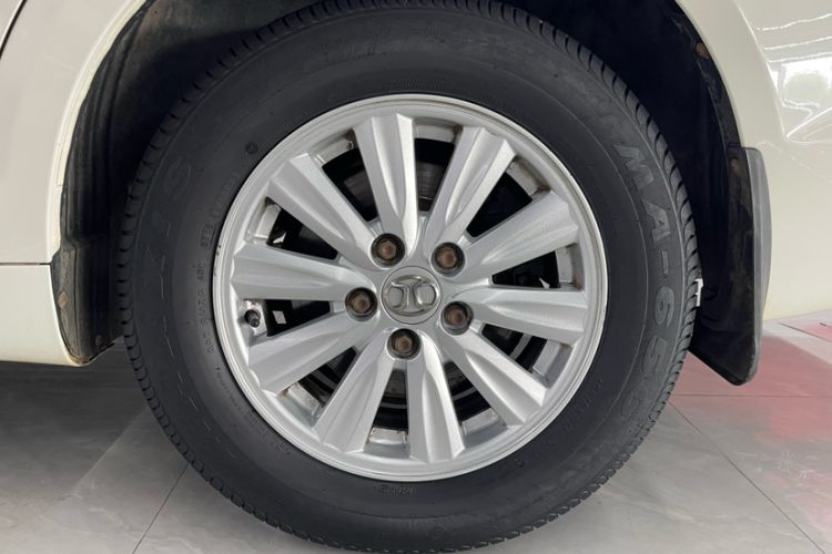 Used BAIC Senova D50 2014 1.5L manual standard version Exterior 5