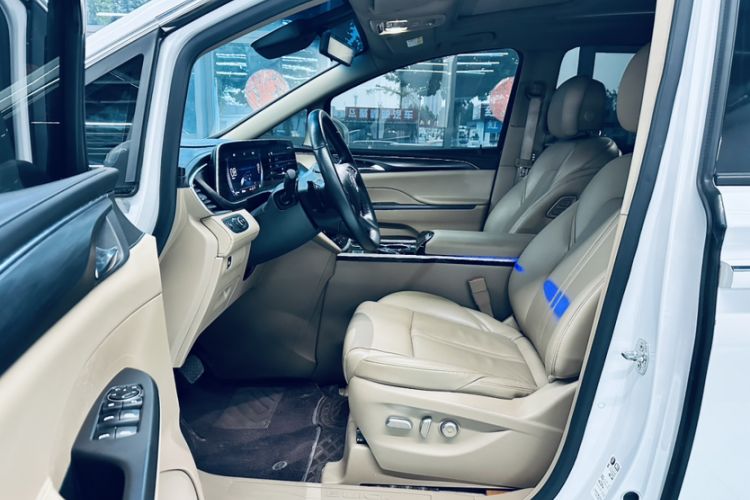 Used Buick GL8 2021 ES Landtrek 653T Luxury Model
