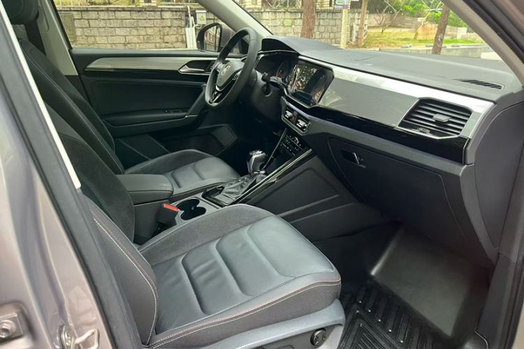 Used Volkswagen Tayron 2020 330TSI Two-Wheel Drive Luxury Smart Connectivity Version Interior 2