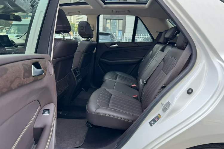 Used Mercedes-Benz GLE 2017 GLE 320 4MATIC Dynamic Model Interior 2