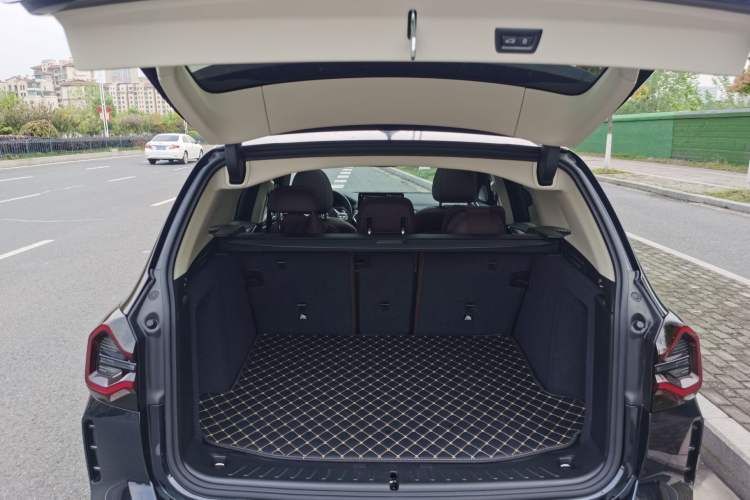 Used BMW X3 2023 Restyled xDrive30i Leading Edition M Night Sky Package Trunk