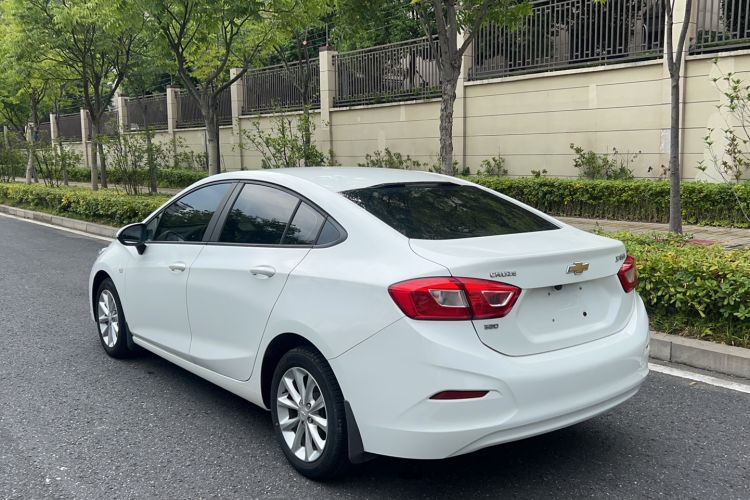 Used Chevrolet Cruze 2018 320 Automatic Pioneer Sunroof Edition