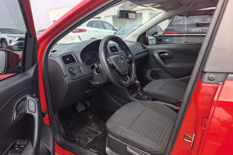 Used Volkswagen Polo 2016 1.6L Automatic Comfort Model