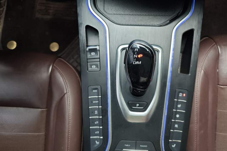 Used Wey VV7 2019 Upgraded Model 2.0T Flagship Version China VI