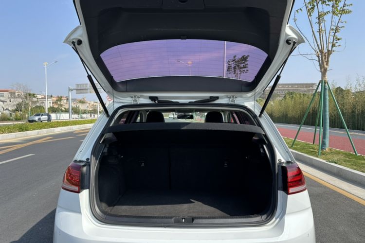 Used Volkswagen Golf 2018 230TSI Automatic Comfort Model
