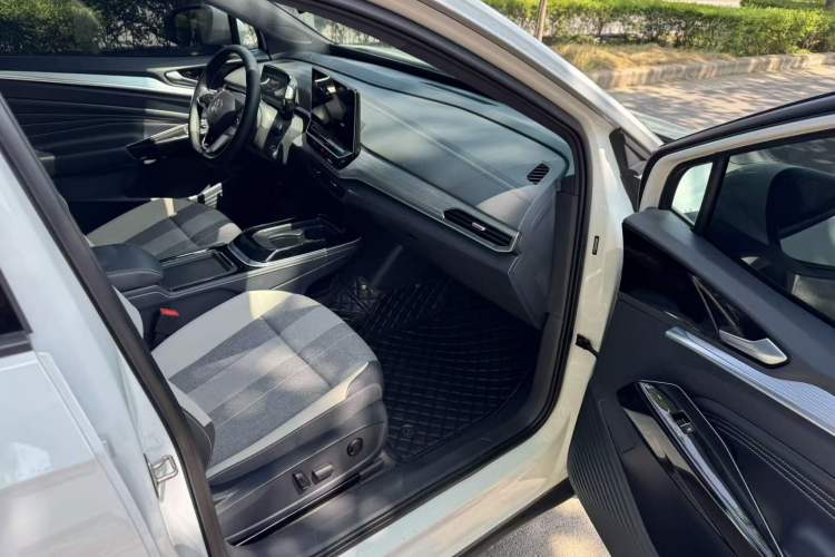 Used Volkswagen ID.4 CROZZ 2024 Pure Edition Limited Edition Right Front Seat