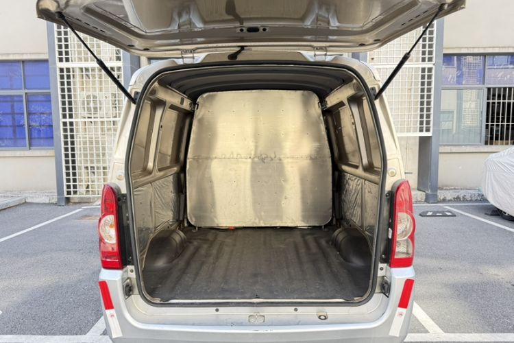 Used Wuling Rongguang EV 2020 Window-Sealed Basic Version 5 Seats 300 KM