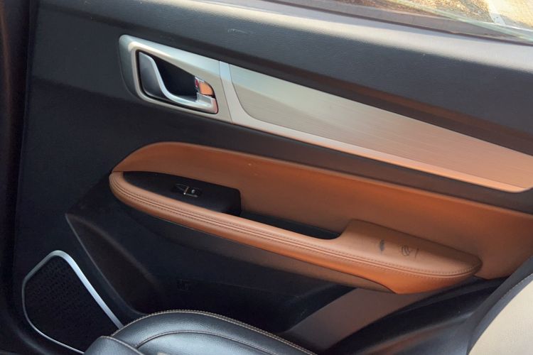 Used Geely Auto Vision X6 2018 1.4T CVT 4G Connected Flagship Edition
