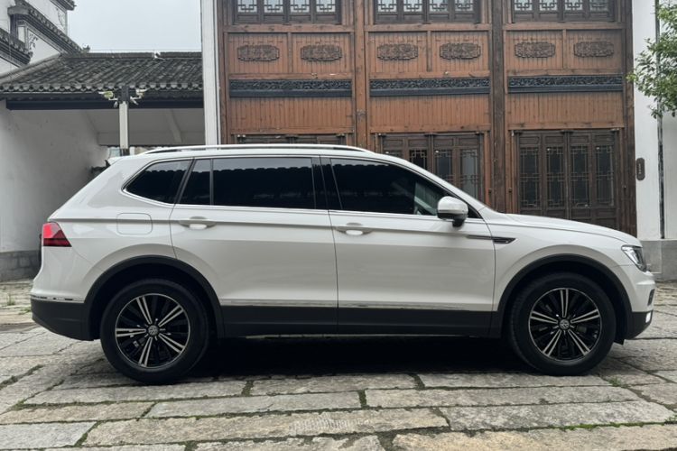 Used Volkswagen Tiguan L 2019 Updated Version 330TSI Automatic Two-Wheel Drive Panoramic Comfort Edition China VI Standard Exterior 4