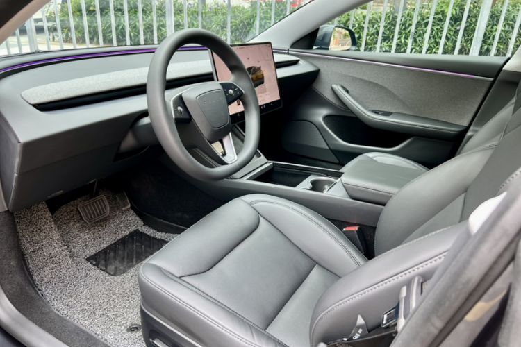 Used Tesla Model 3 2025 Rear-Wheel-Drive Version Interior 2