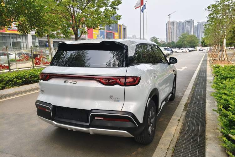 Used BYD Yuan UP 2025 Intelligent Driving Version 401 KM Dynamic Edition Exterior 4