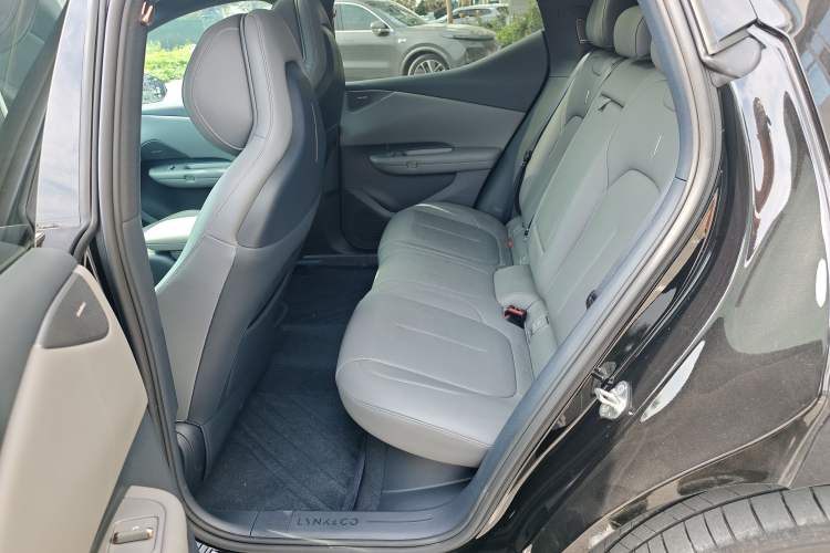 Used Lynk & Co Z20 2025 530 km Range Rear-Wheel Drive Pro
