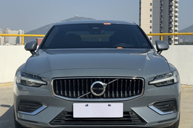 Used Volvo S60 2023 B4 Zhiyuan Luxury Edition
