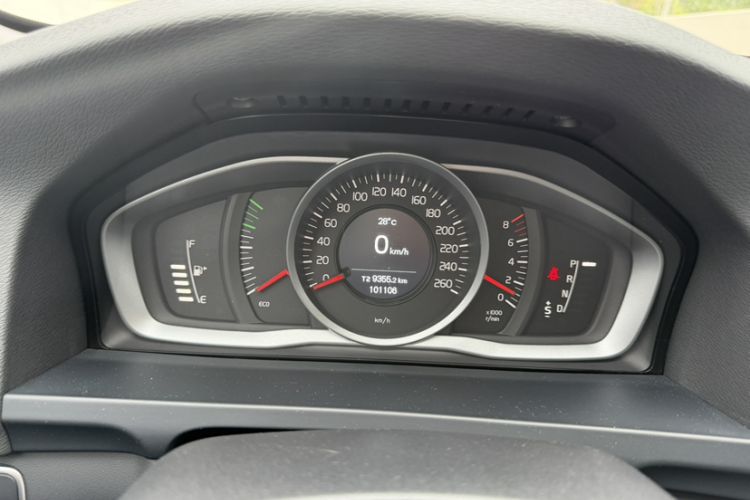 Used Volvo V60 2015 T5 Zhiyi Edition