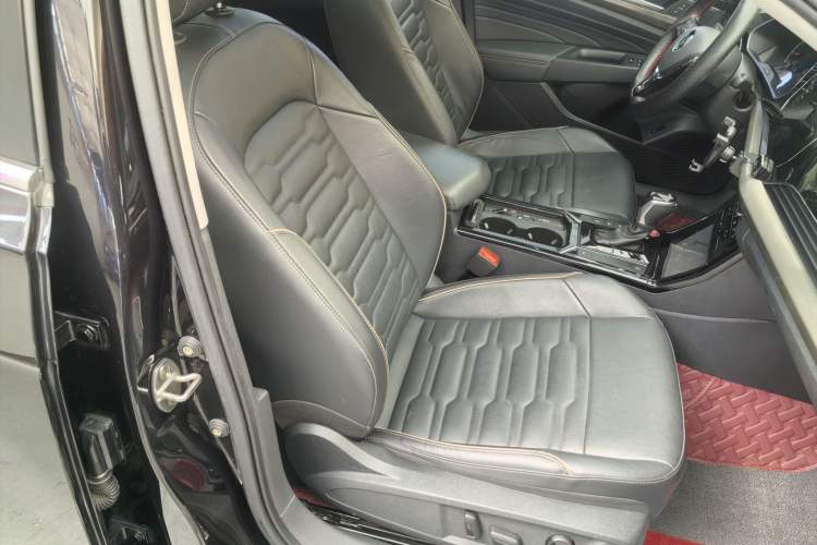 Used Volkswagen Passat 2020 Facelift 330TSI Elite Edition China VI Standard Exterior 4