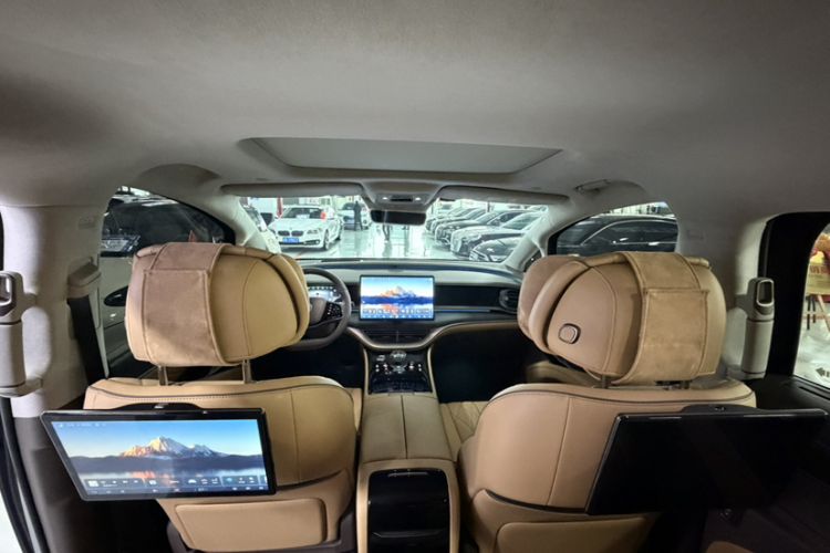 Used Denza D9 2022 DM-i 970 Four-Wheel Drive Flagship Model
