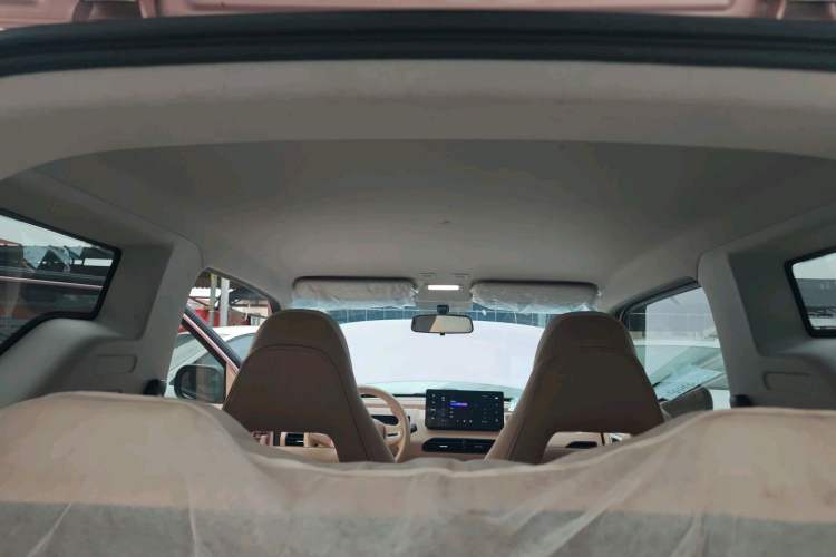 Used Geely Galaxy Panda 2024 Facelifted Panda Mini 200km Dragon Edition Interior 7