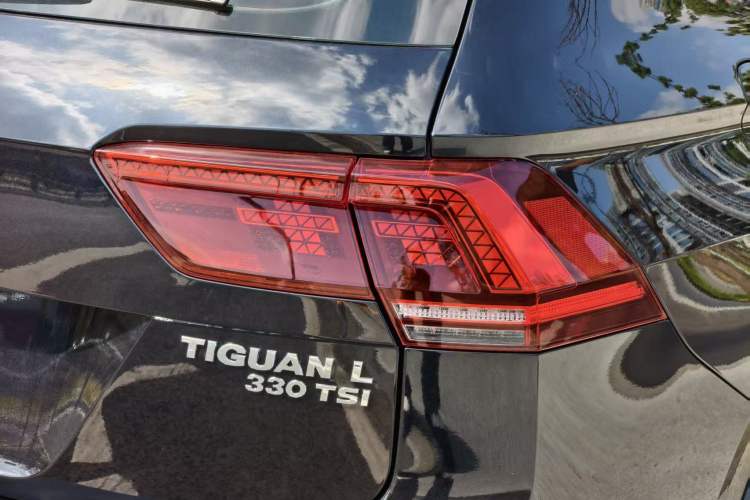 Used Volkswagen Tiguan L 2020 330TSI Automatic Two-Wheel Drive R-Line Flagship Version China VI Standard