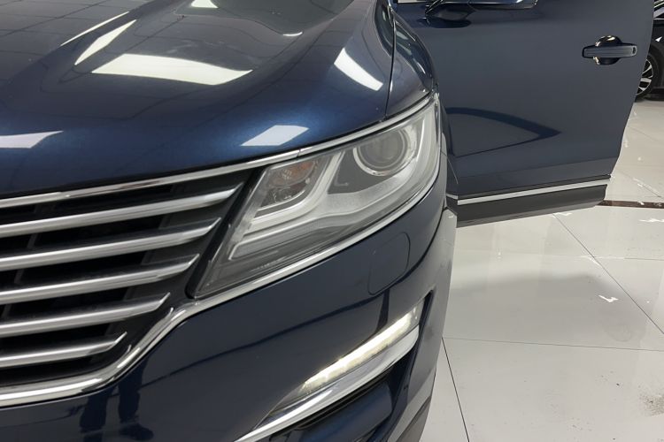 Used Lincoln MKC 2017 2.0T Two-Wheel Drive Deluxe Edition
