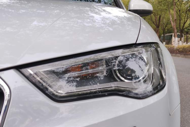 Used Audi A3 2014 Limousine 40 TFSI S line Comfort Model
