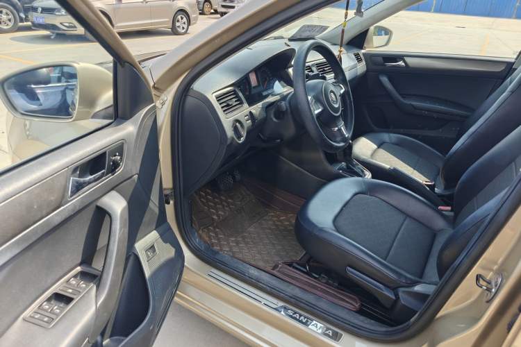 Used Volkswagen Santana 2013 1.6L Automatic Comfort Edition Interior 5