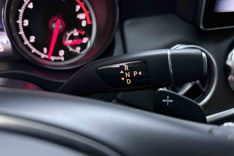 Used Mercedes-Benz GLA 2018 GLA 200 Fashion Model Gear Lever