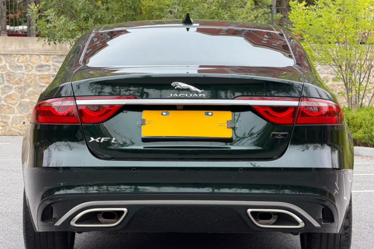 Used Jaguar XFL 2025 Model—2.0T P250, Two-Wheel Drive, Premium Luxury Edition
