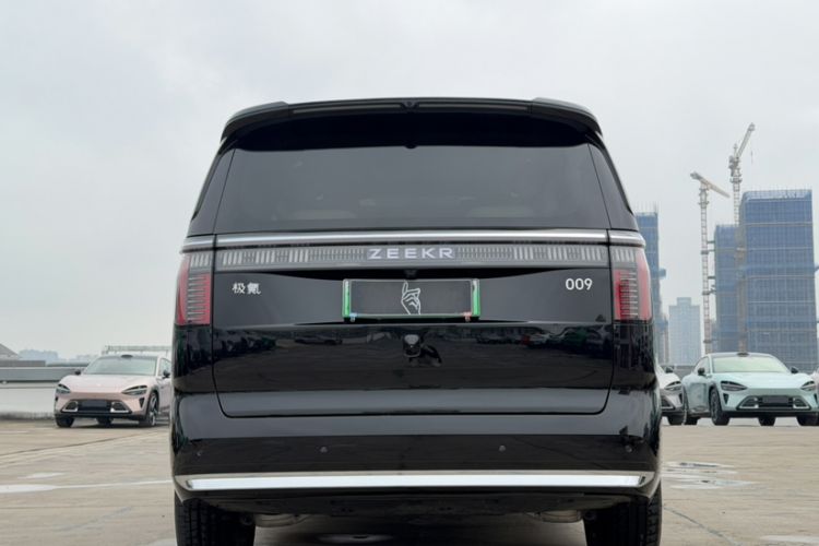 Used Zeekr 009 2024 7-Seater Walk-Through Version Four-Wheel Drive 108 kWh
