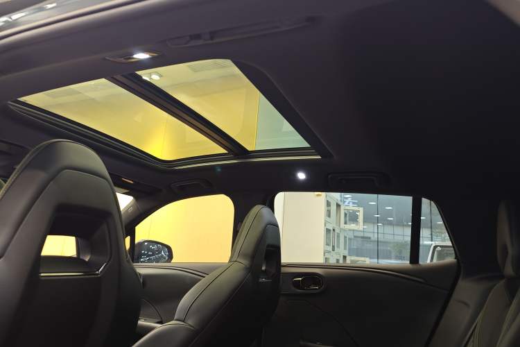 Used Lynk & Co 06 EM-P 2023 EM-P 126 Long-Range Halo