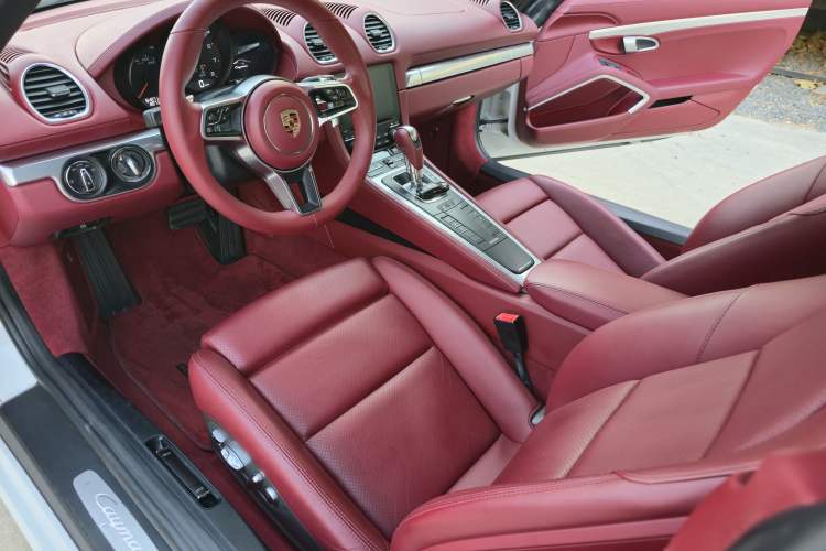 Used Porsche 718 2018 Cayman 2.0T
