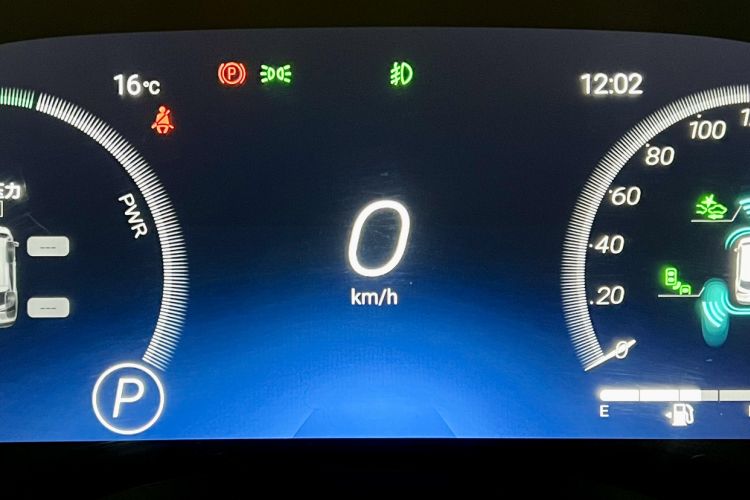 Used Toyota SIENNA 2021 2.5L Hybrid Ultimate Edition Odometer Close Up