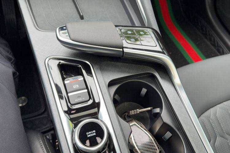 Used CHANGAN UNI-T 2022 1.5T Prestige Version Gear Lever