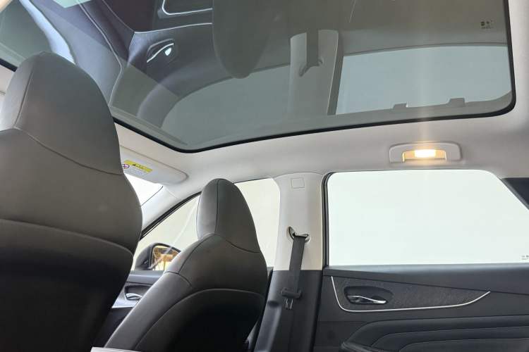 Used Venucia V DD-i 2023 110 km iE Version