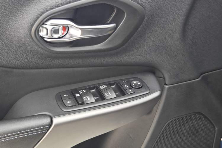 Used Jeep Cherokee 2019 2.0L 2WD Premium Edition China VI