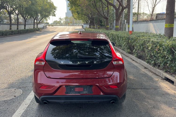 Used Volvo V40 2017 T3 Smart Edition