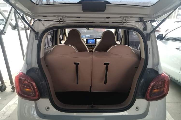 Used Wuling Hongguang MINIEV 2025 Four-Door Version Premium Edition Interior 8