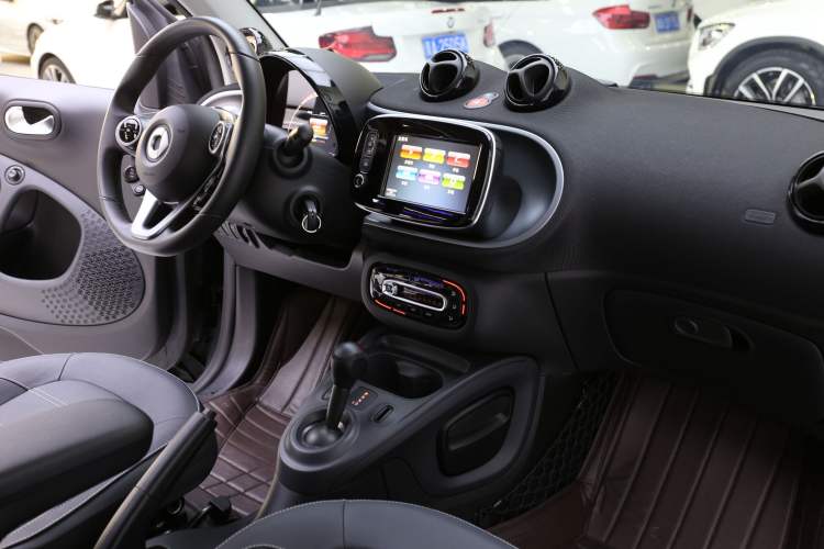 Used smart fortwo 2018 0.9T 66kW Hardtop Pioneer Edition China V Emission Standard