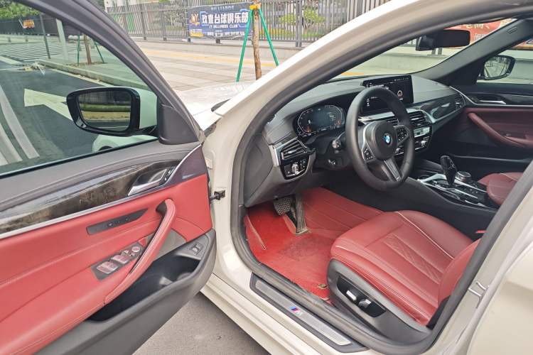 Used BMW 5 Series 2021 525Li M Sport Package Interior 3