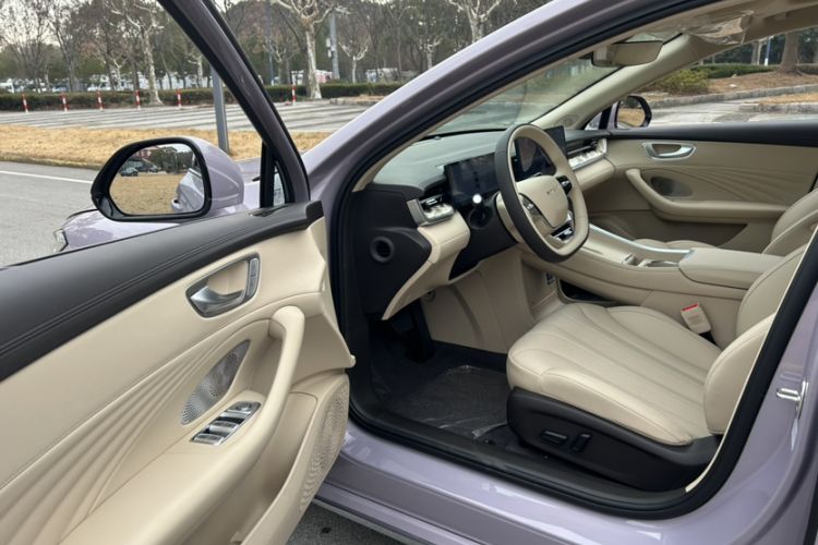 Used Roewe M7 DMH 2025 Model 160km Premium Version
