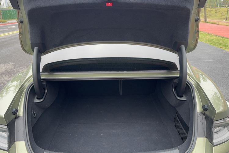 Used Xiaomi Auto SU7 2024 Four-Wheel Drive Ultra-Long Range Advanced Intelligent Driving Max Edition
