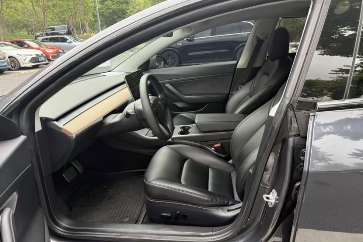 Used Tesla Model 3 2019 Standard Range Rear-Drive Upgraded Version Interior 3