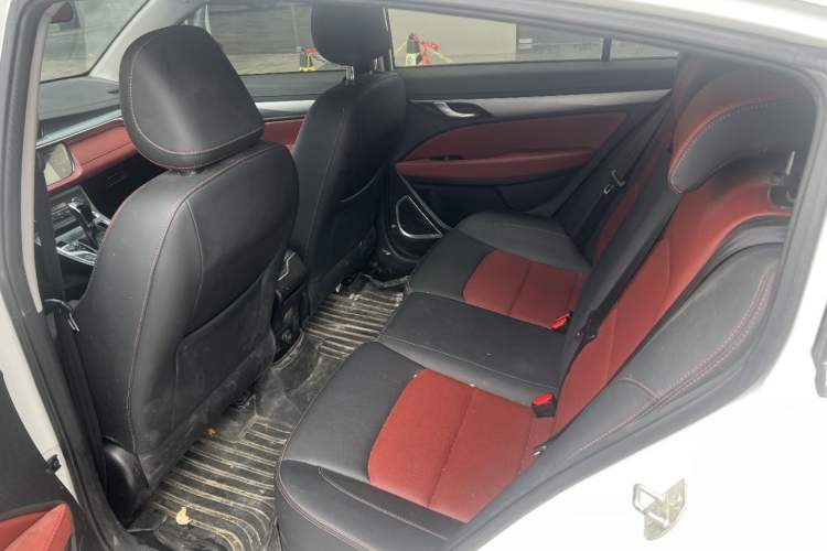 Used Geely Auto Vision S1 2019 Upgraded Model 1.5L CVT Luxury Version Interior 3