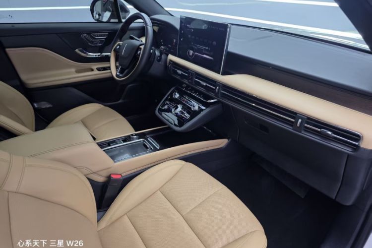 Used Lincoln Corsair 2022 2.0T Two-Wheel Drive Luxury Edition Interior 4