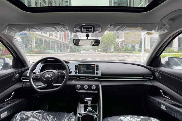 Used Hyundai Elantra 2023 1.5L CVT GLX Elite Edition Interior 3