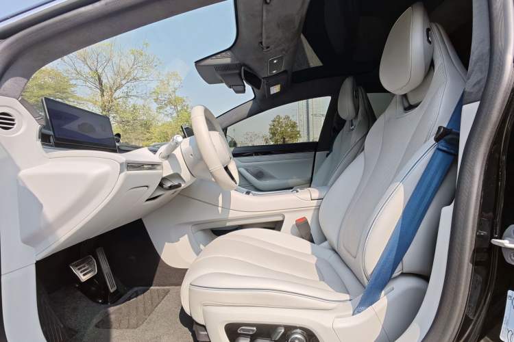 Used Hima Luxeed S7 2025 855 km Max