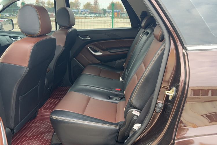 Used JMC Yusheng S350 2017 2.0T Automatic 2WD Diesel Luxury Version with Sunroof 5 Seats
