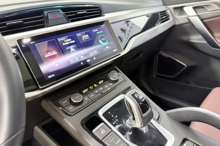 Used Geely Auto Emgrand X7 Sport 2022 1.8TD DCT Zhiya Trim
