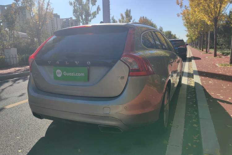 Used Volvo V60 2014 Restyled T5 Zhiya Edition
